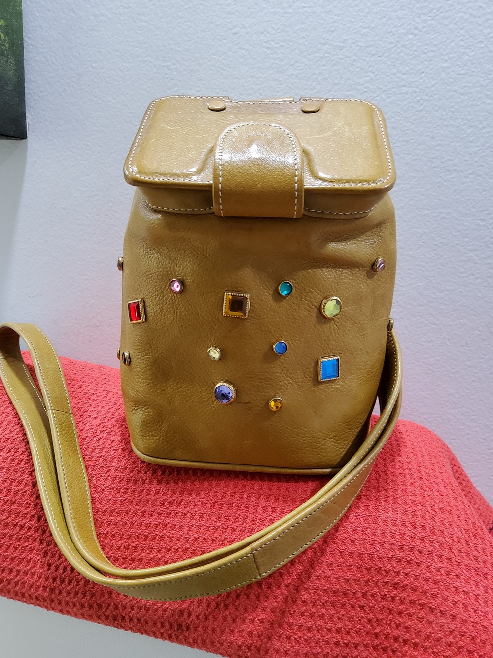 MAXX New York Vintage Tan Leather Crossbody Bag